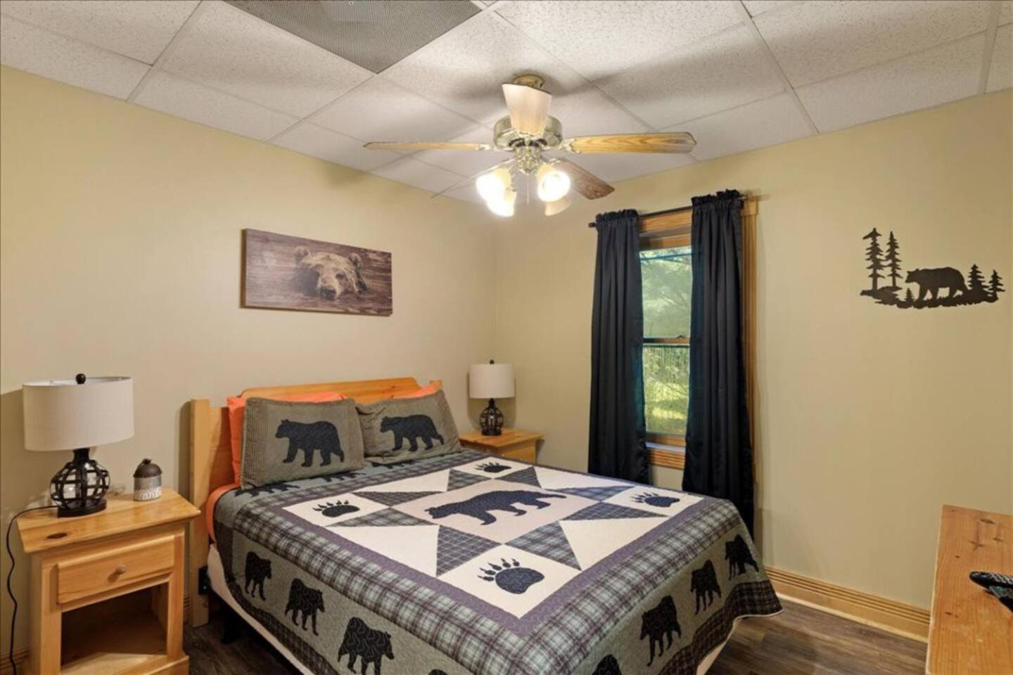 5Br Smoky Cabin Hot Tub, Games, 1 Mi To Parkway Pigeon Forge Εξωτερικό φωτογραφία