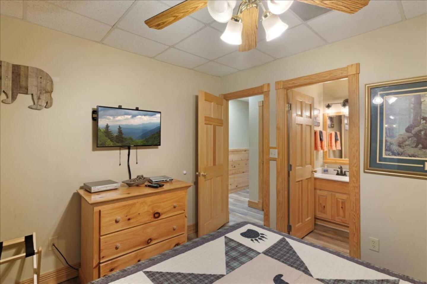 5Br Smoky Cabin Hot Tub, Games, 1 Mi To Parkway Pigeon Forge Εξωτερικό φωτογραφία