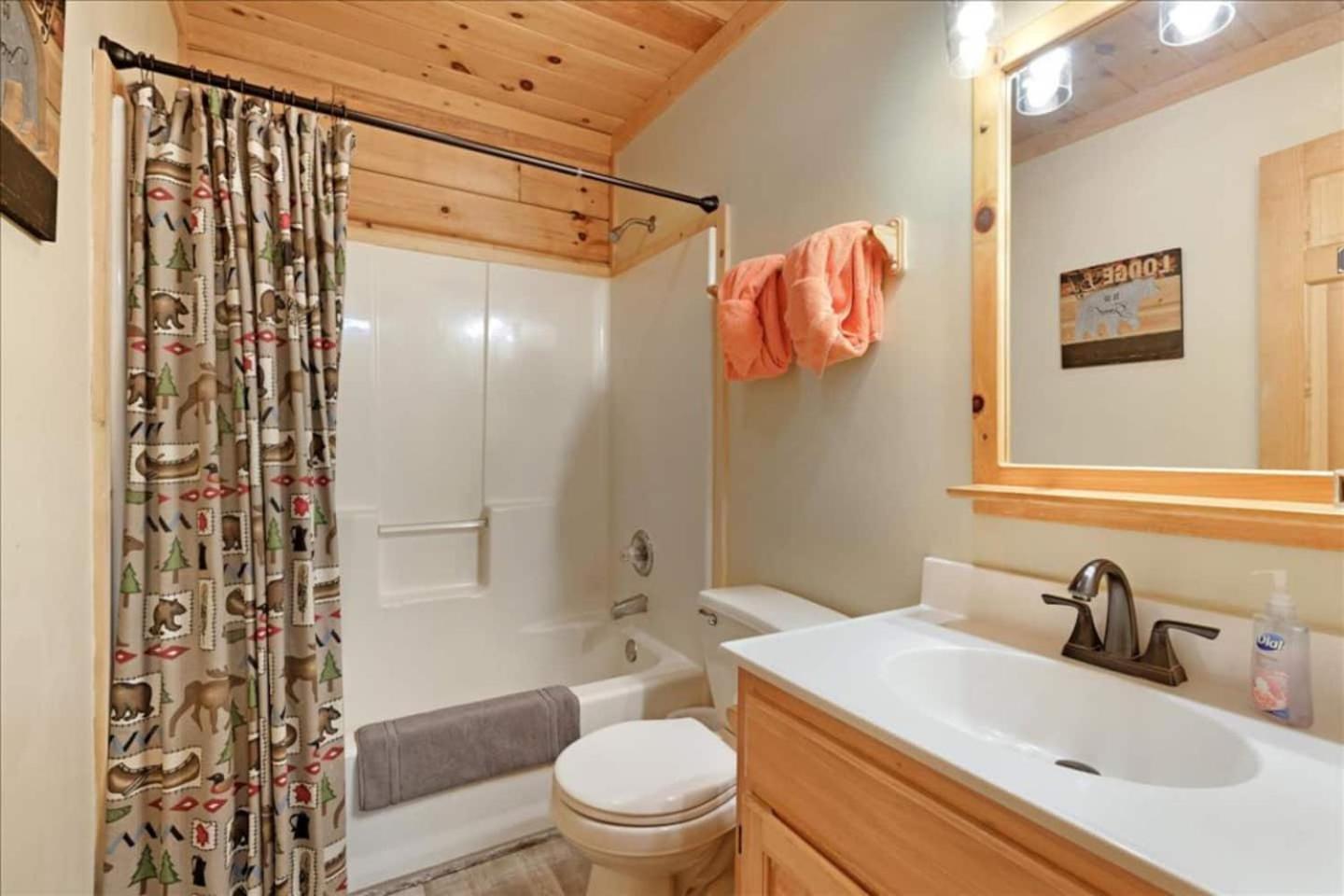 5Br Smoky Cabin Hot Tub, Games, 1 Mi To Parkway Pigeon Forge Εξωτερικό φωτογραφία