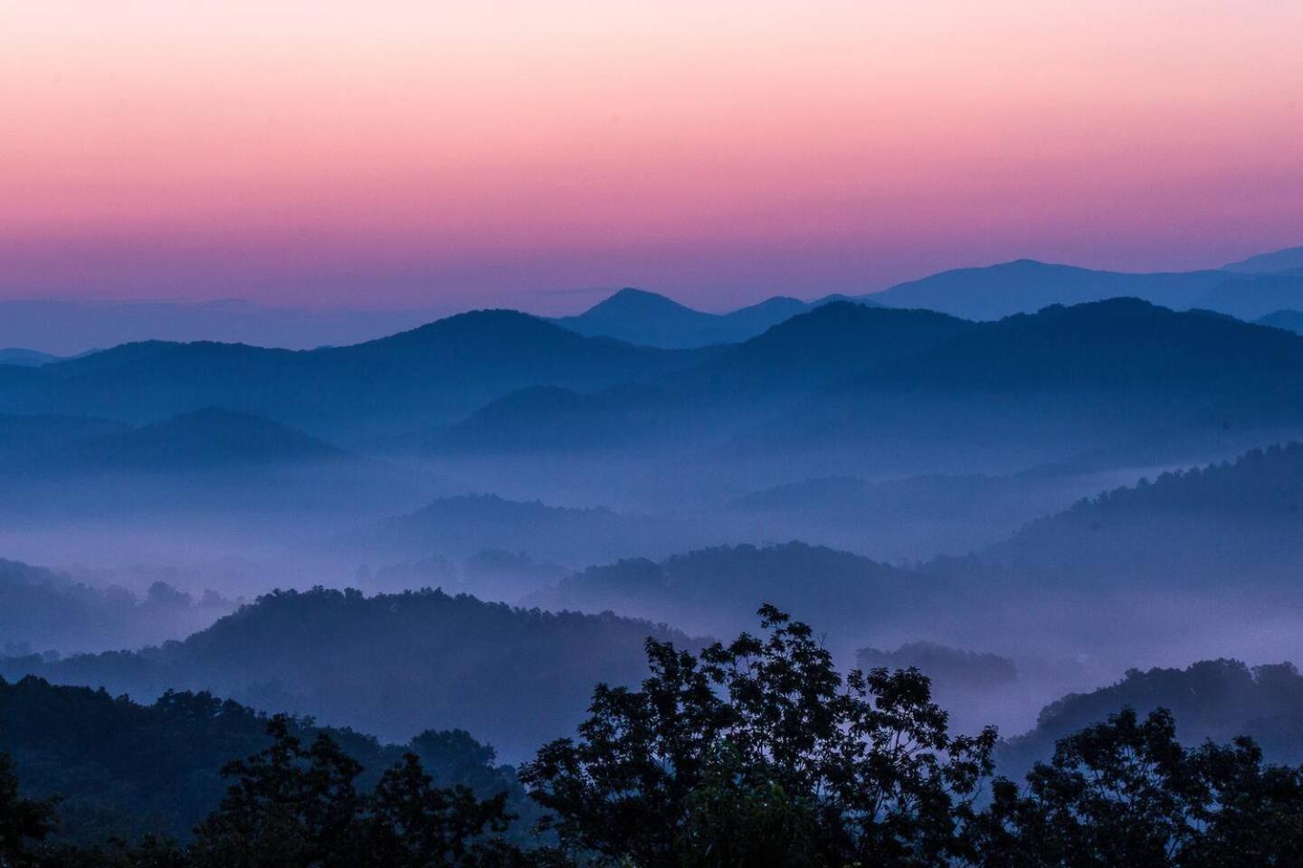 5Br Smoky Cabin Hot Tub, Games, 1 Mi To Parkway Pigeon Forge Εξωτερικό φωτογραφία