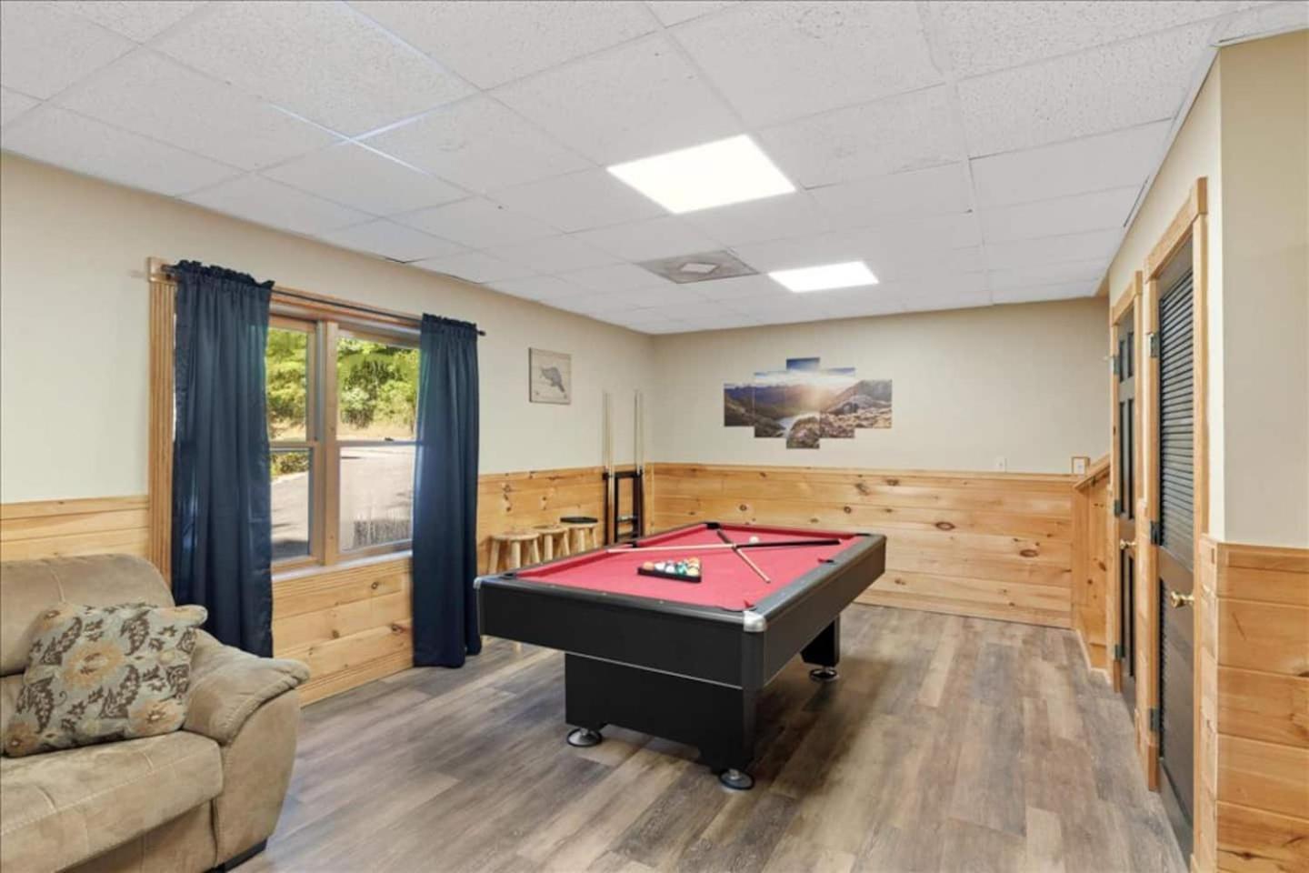 5Br Smoky Cabin Hot Tub, Games, 1 Mi To Parkway Pigeon Forge Εξωτερικό φωτογραφία