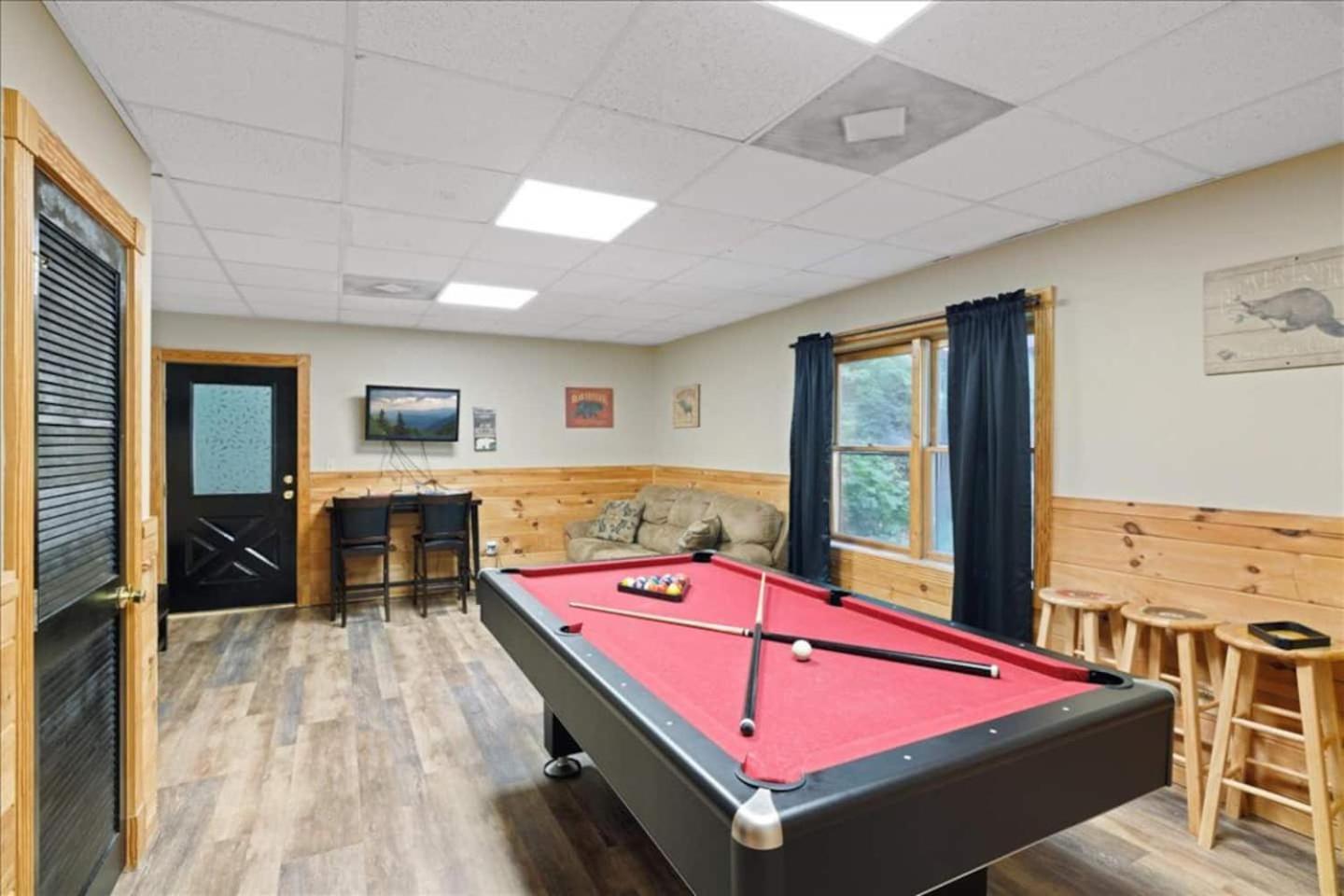5Br Smoky Cabin Hot Tub, Games, 1 Mi To Parkway Pigeon Forge Εξωτερικό φωτογραφία