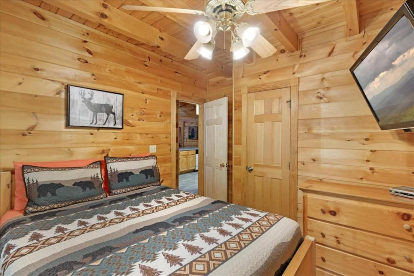 5Br Smoky Cabin Hot Tub, Games, 1 Mi To Parkway Pigeon Forge Εξωτερικό φωτογραφία